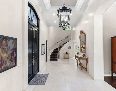 1118 San Ysidro Drive - Photo Thumbnail 2