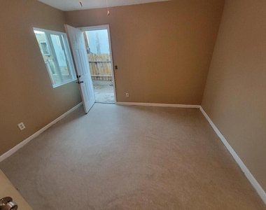 6746 Adobe Road - Photo Thumbnail 4