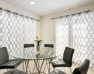 1706 Amherst Avenue - Photo Thumbnail 12