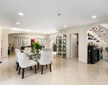 1706 Amherst Avenue - Photo Thumbnail 7