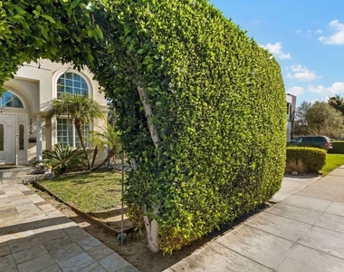 1706 Amherst Avenue - Photo Thumbnail 2