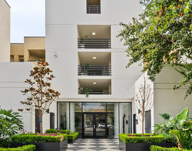 16550 Vanowen Street - Photo Thumbnail 10