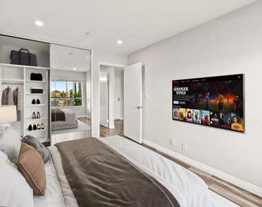 16550 Vanowen Street - Photo Thumbnail 2