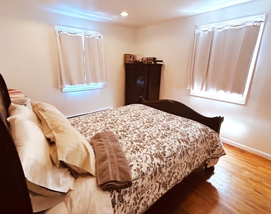25-17 87th Street - Photo Thumbnail 5