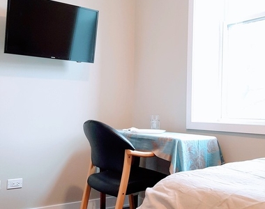 1409 W Diversey Parkway - Photo Thumbnail 6