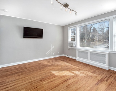 907 Palmer Avenue - Photo Thumbnail 2