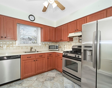 907 Palmer Avenue - Photo Thumbnail 6