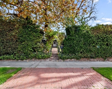 4196 Colfax Avenue - Photo Thumbnail 2
