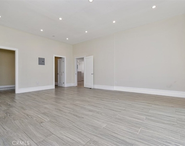 4196 Colfax Avenue - Photo Thumbnail 45