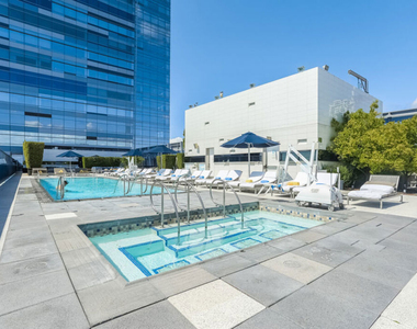 900 W Olympic Boulevard - Photo Thumbnail 25