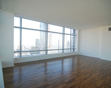 900 W Olympic Boulevard - Photo Thumbnail 5