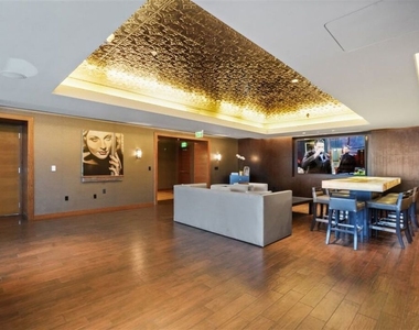 900 W Olympic Boulevard - Photo Thumbnail 36