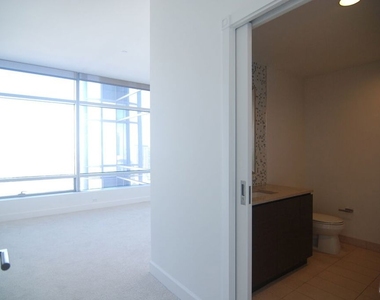 900 W Olympic Boulevard - Photo Thumbnail 11