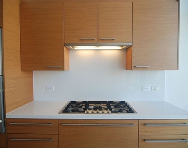 900 W Olympic Boulevard - Photo Thumbnail 9