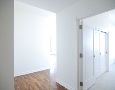 900 W Olympic Boulevard - Photo Thumbnail 10