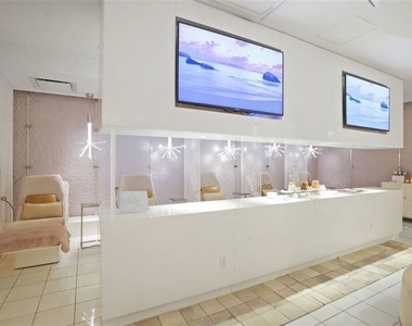 900 W Olympic Boulevard - Photo Thumbnail 30