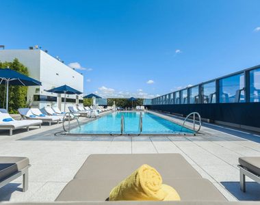 900 W Olympic Boulevard - Photo Thumbnail 27