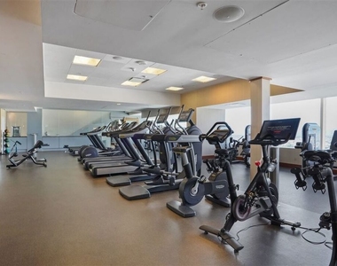 900 W Olympic Boulevard - Photo Thumbnail 41