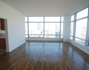 900 W Olympic Boulevard - Photo Thumbnail 2