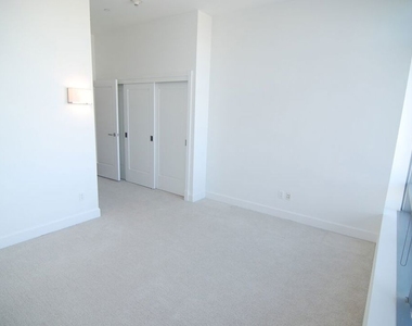 900 W Olympic Boulevard - Photo Thumbnail 13