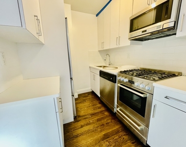 240 East 82nd Street - Photo Thumbnail 4