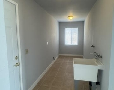 716 N Brampton Avenue - Photo Thumbnail 10