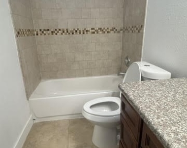 716 N Brampton Avenue - Photo Thumbnail 15