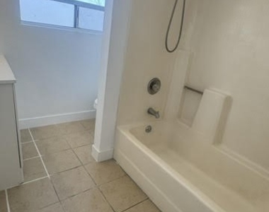 716 N Brampton Avenue - Photo Thumbnail 33