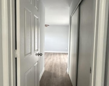 716 N Brampton Avenue - Photo Thumbnail 18