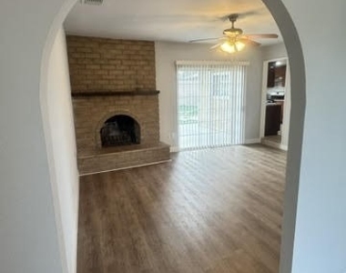 716 N Brampton Avenue - Photo Thumbnail 7