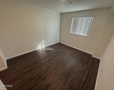 1850 Buyers Street - Photo Thumbnail 13