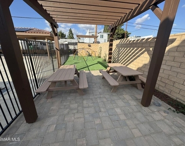 1850 Buyers Street - Photo Thumbnail 3