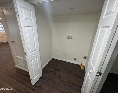 1850 Buyers Street - Photo Thumbnail 9