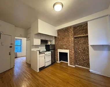 442 West 45th Street - Photo Thumbnail 1