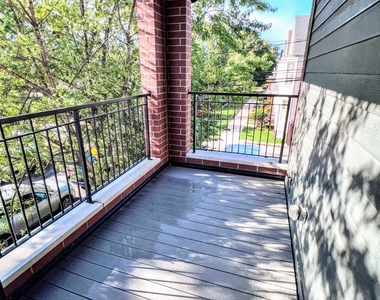3203 N Ridgeway Avenue - Photo Thumbnail 12