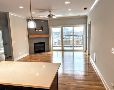 3203 N Ridgeway Avenue - Photo Thumbnail 5