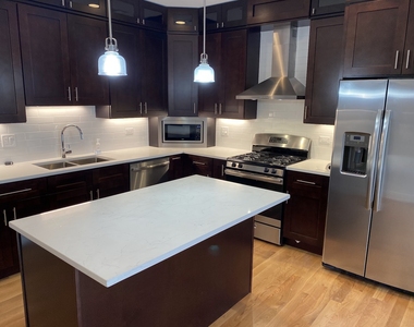 3203 N Ridgeway Avenue - Photo Thumbnail 3