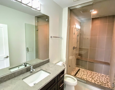 3203 N Ridgeway Avenue - Photo Thumbnail 7