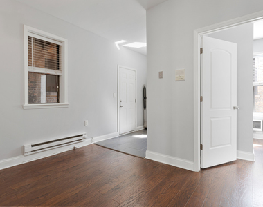 3633 W Dickens Avenue - Photo Thumbnail 6