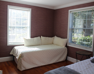 504 Bailey Street - Photo Thumbnail 8