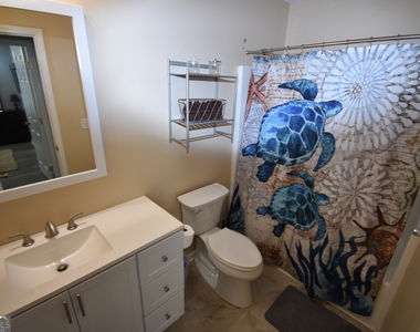 218 Lake Forest Drive - Photo Thumbnail 10