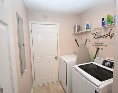 218 Lake Forest Drive - Photo Thumbnail 16