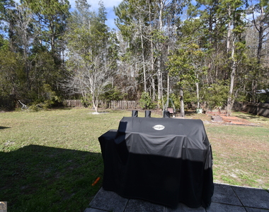 218 Lake Forest Drive - Photo Thumbnail 14