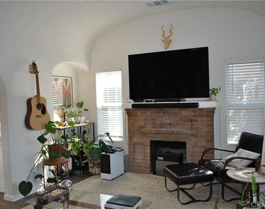 3200 Dorchester Avenue - Photo Thumbnail 2
