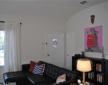 3200 Dorchester Avenue - Photo Thumbnail 4