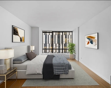 East 72nd Street - Photo Thumbnail 3