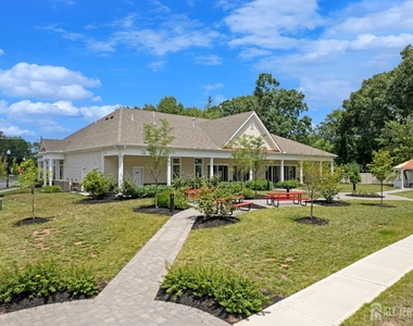 131 Lorhan Drive - Photo Thumbnail 25