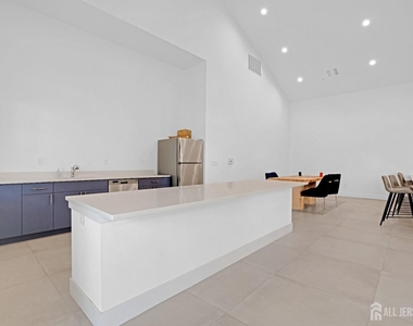 131 Lorhan Drive - Photo Thumbnail 28