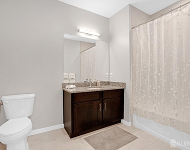 131 Lorhan Drive - Photo Thumbnail 21
