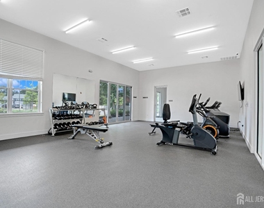 131 Lorhan Drive - Photo Thumbnail 30
